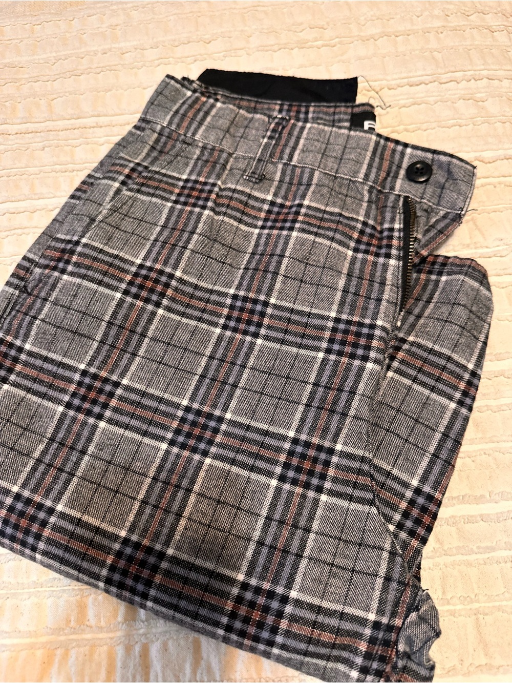 RSQ Plaid Waistband Pants in Black, Gray and red Loose 28x32